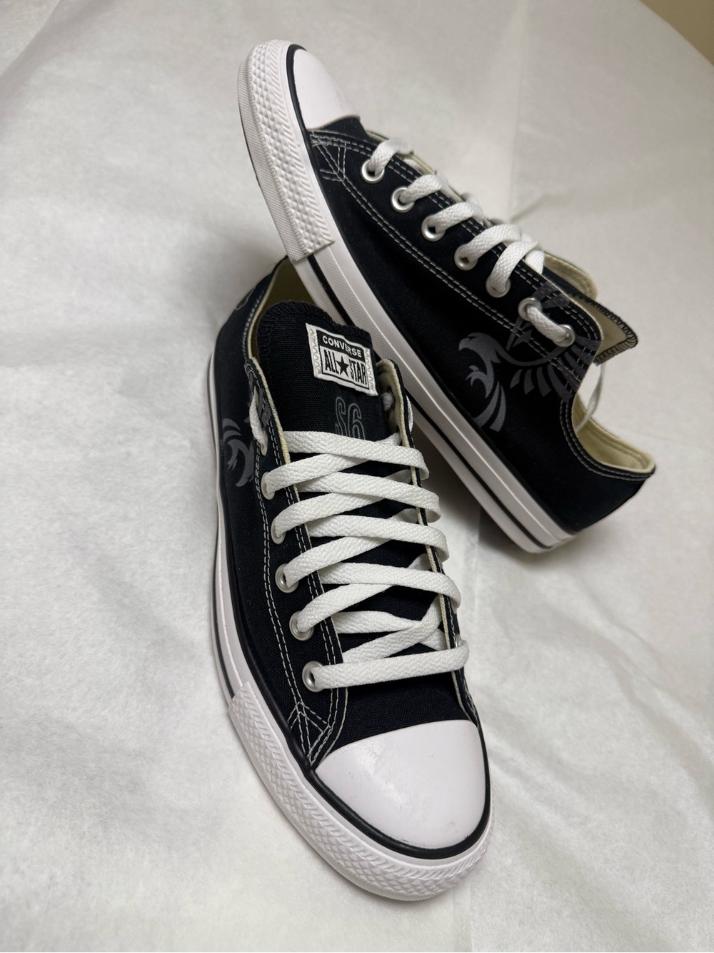 New Converse Chuck Taylor All Star low-top sneakers 🧲
